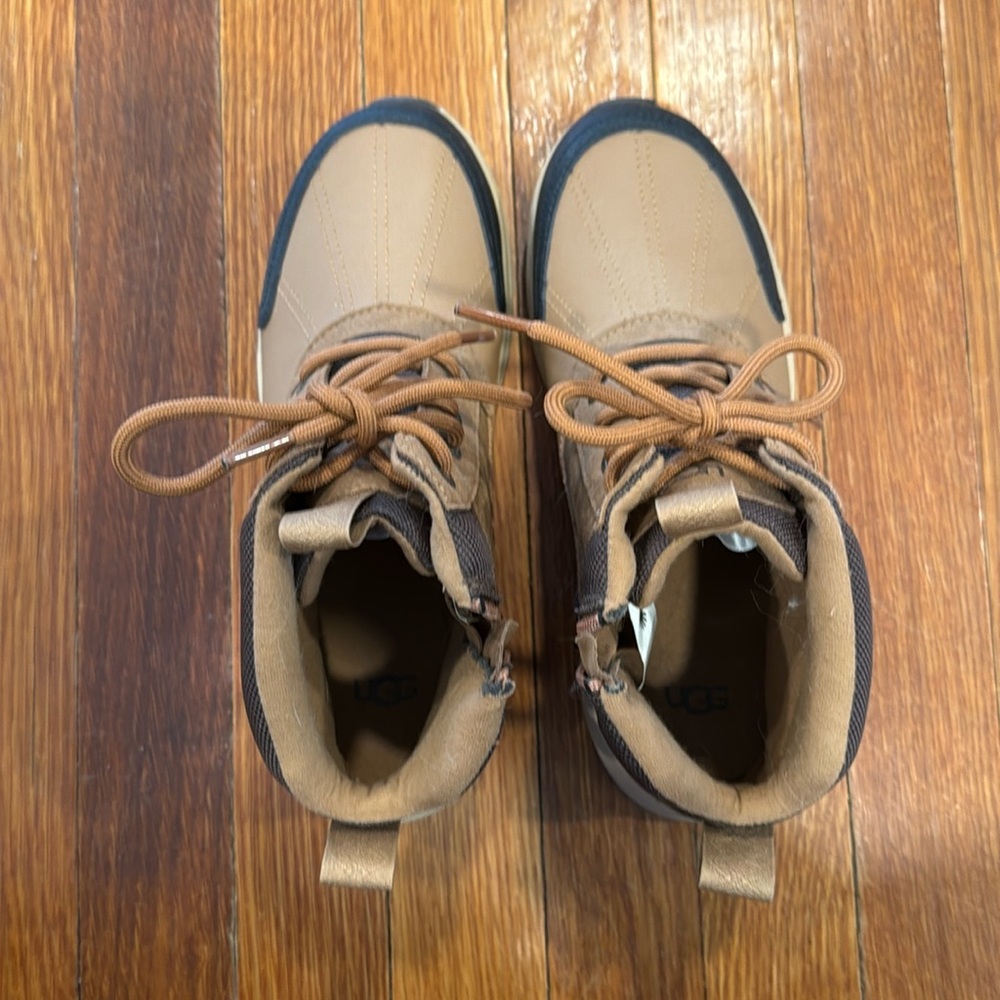 Boy’s Ugg boots